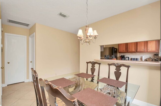 Building Photo - 16614 Rock E Dr