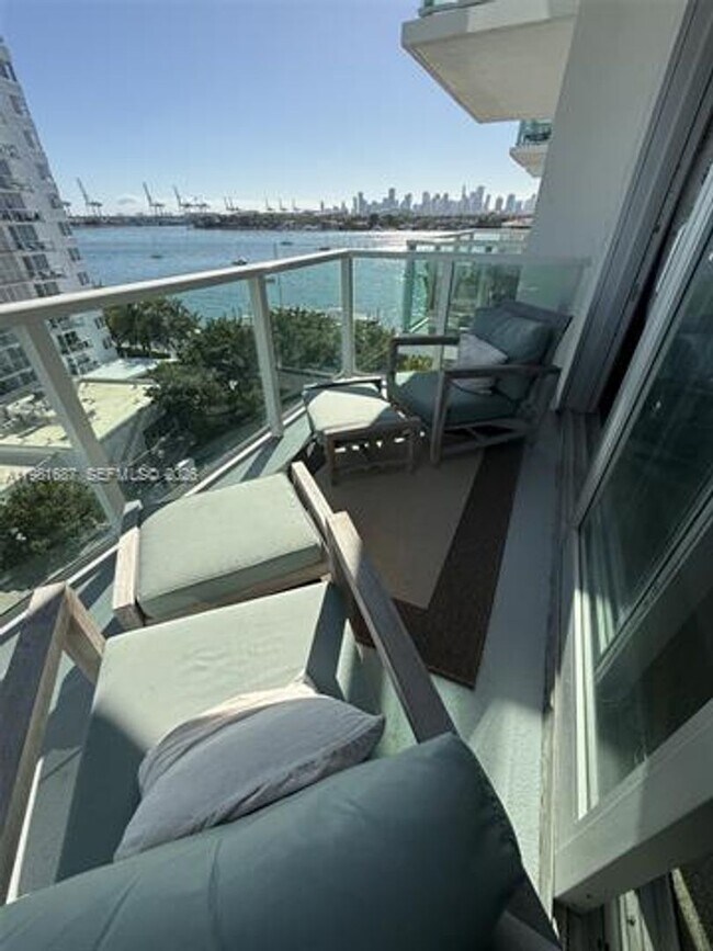 Building Photo - 1000 West Ave