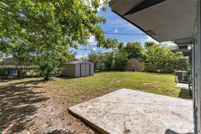 Building Photo - 650 SW 29th Ave