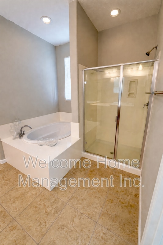 Building Photo - 6011 Daffodil Dr