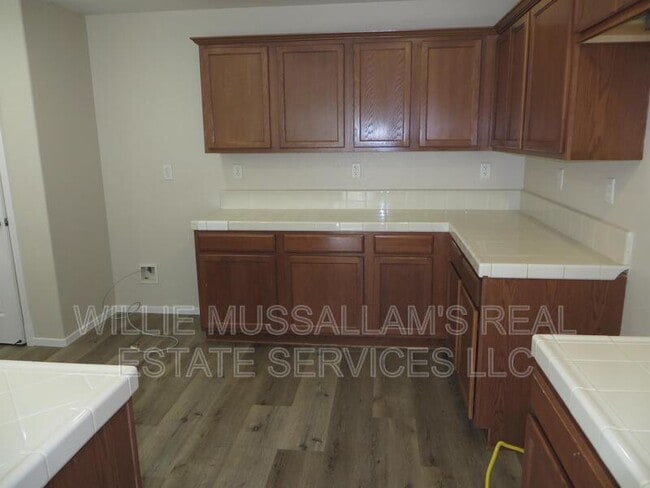 Building Photo - 16699 Colonial Trail