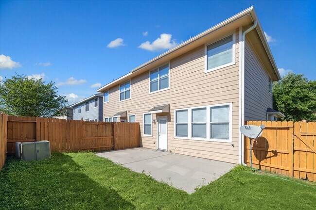 Building Photo - 14307 Mirkwood Ln
