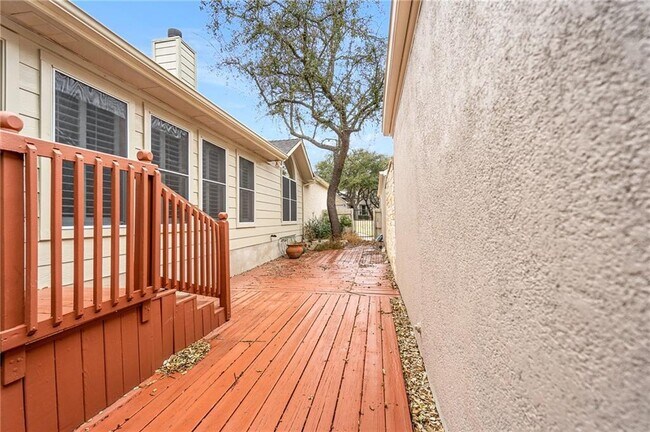 Building Photo - 27 Troon Dr