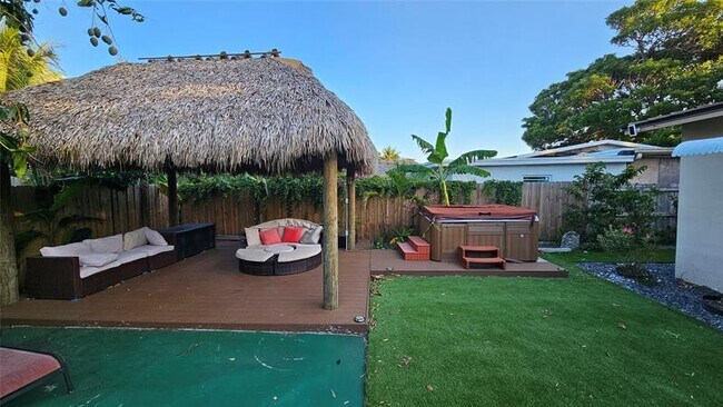 Building Photo - 436 NE 25th Ave