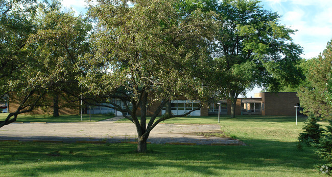 Building Photo - 2308 W Nebraska Ave