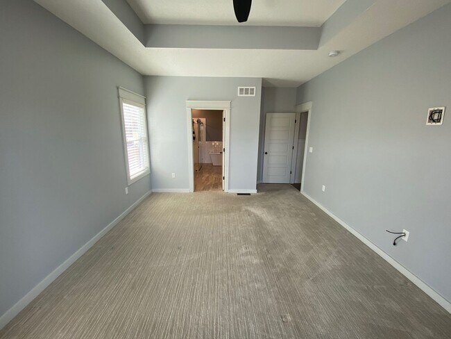 Building Photo - 418 Freemont Drive