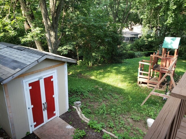 Building Photo - 3 Bed 2 Bath Spacious home!