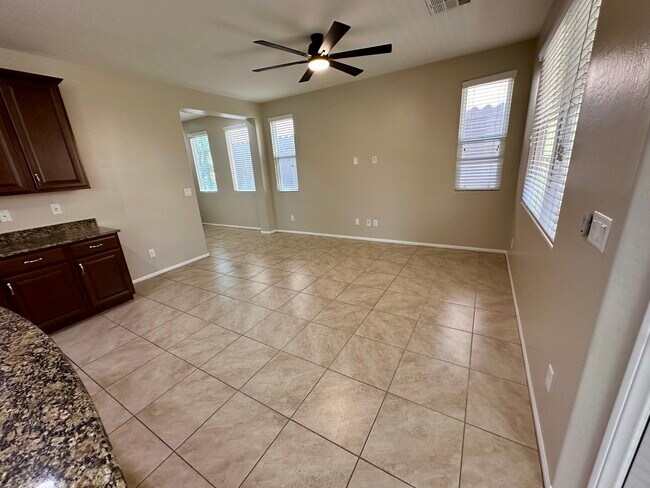 Building Photo - 9341 W Pearblossom Sky Ave