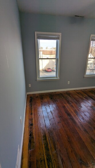 Building Photo - 1553 Helderberg Ave