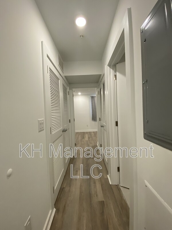Building Photo - 976 N 45th St