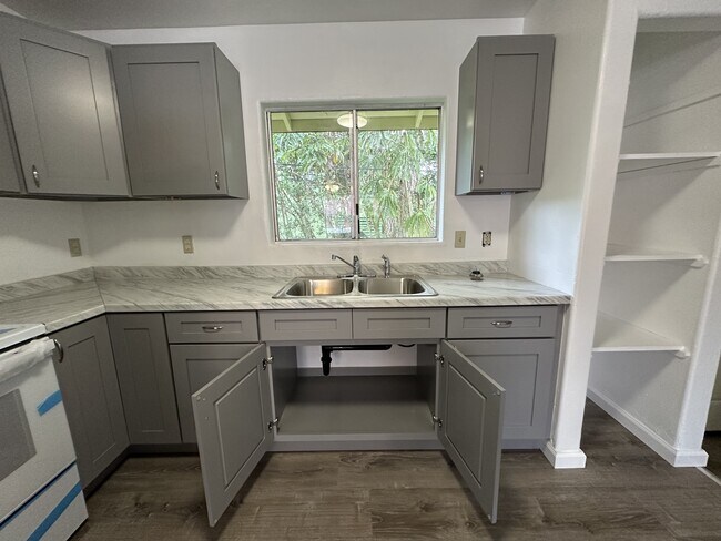 Building Photo - 15 Kahukai St