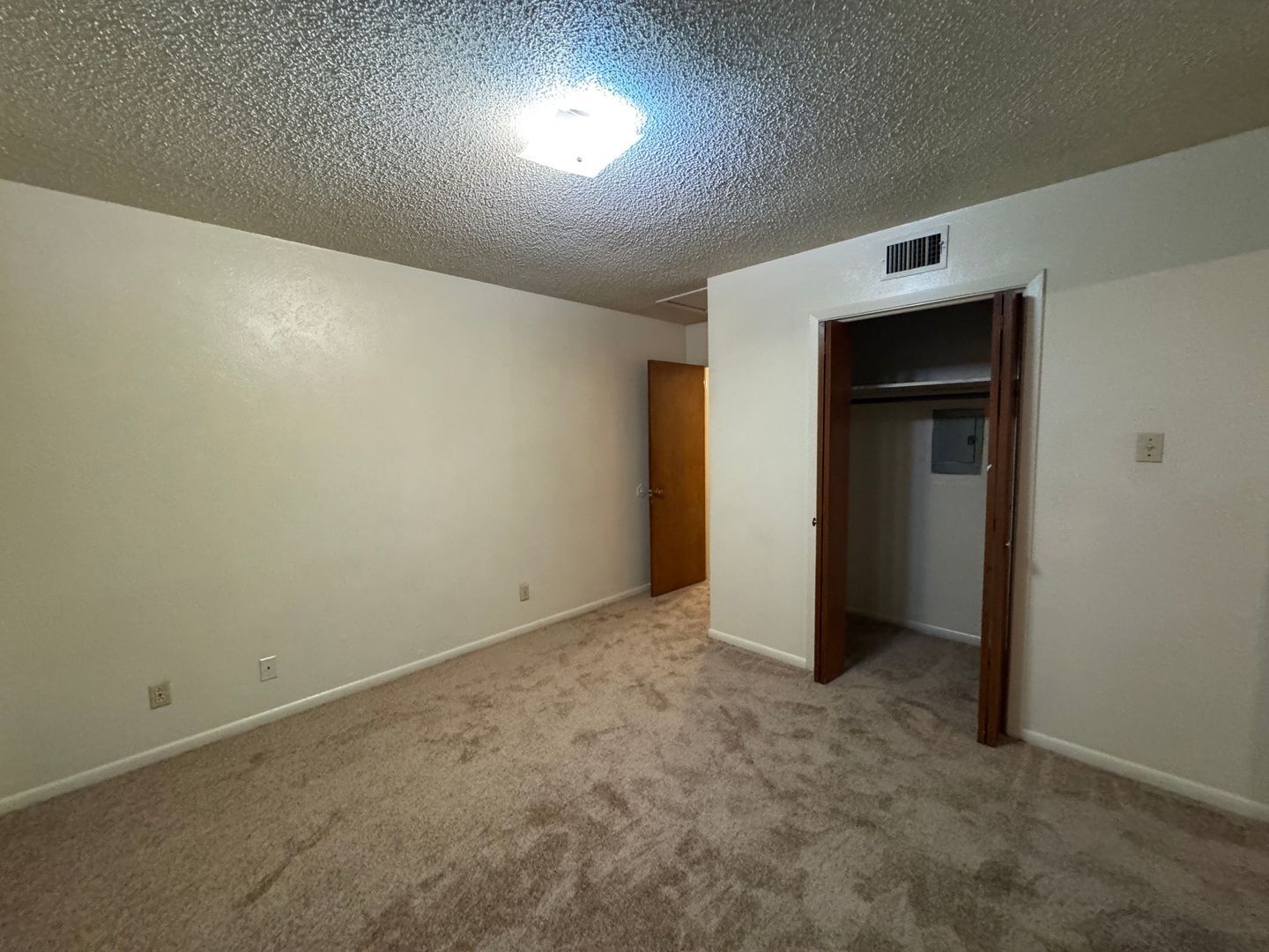Building Photo - 808 Safady Ave
