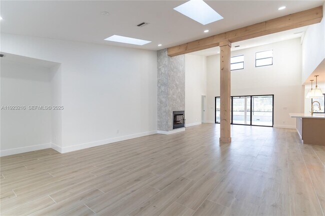 Building Photo - 16701 Bobcat Dr