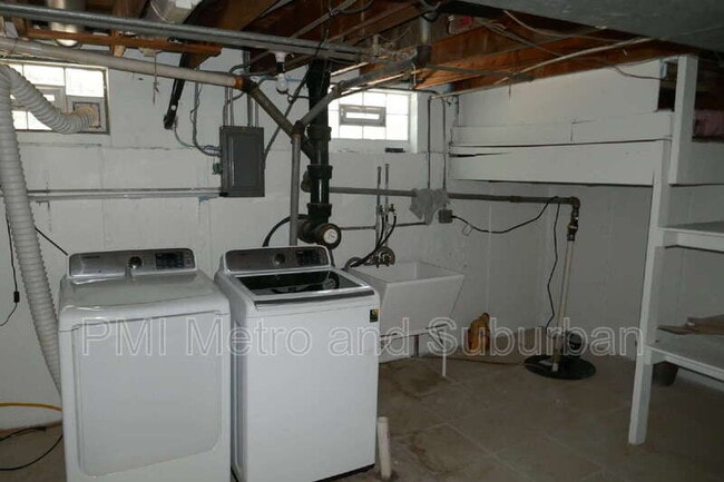 Building Photo - 37 E Judith Ann Dr