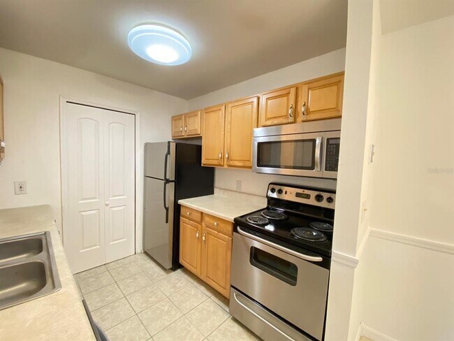 Building Photo - 6166 Westgate Dr