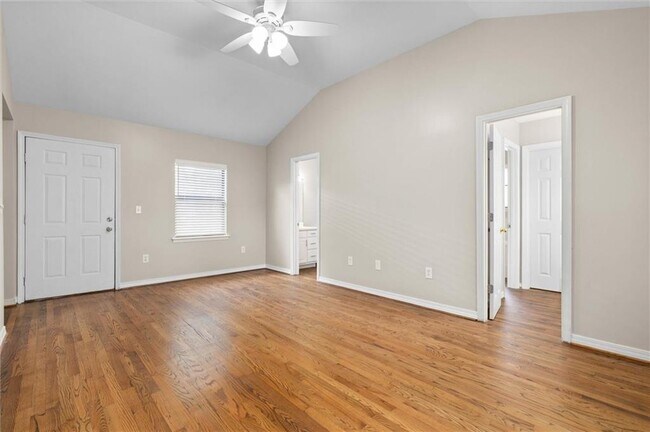 Building Photo - 2609 Longleaf Dr
