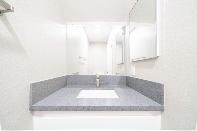 Building Photo - 305 W San Marcos Blvd