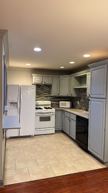 Building Photo - 9S060 Lake Dr