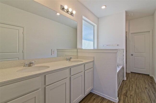 Building Photo - 834 Affazia Ln