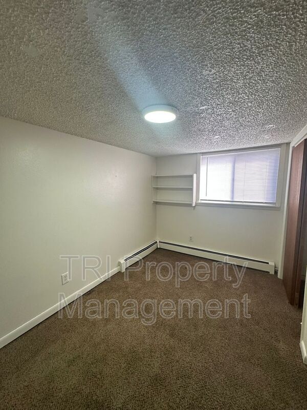 Building Photo - 1017 1/2 Cranford Place