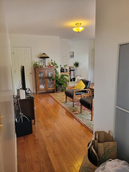 Building Photo - 9 Morgan Pl