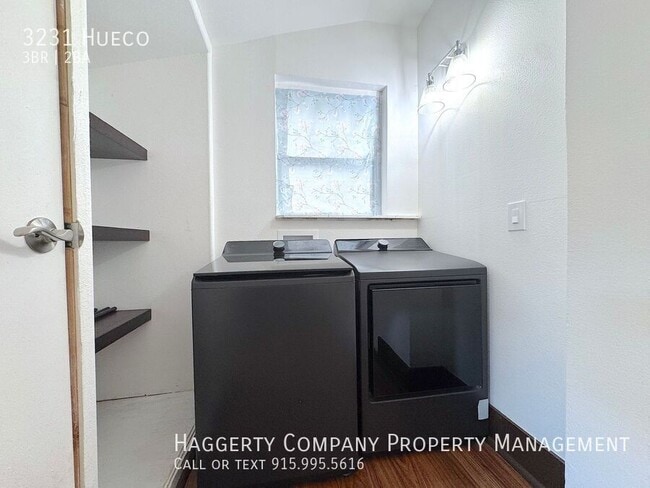 Building Photo - 3231 Hueco-