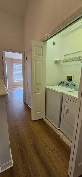 Building Photo - 8743 Abbey Ln