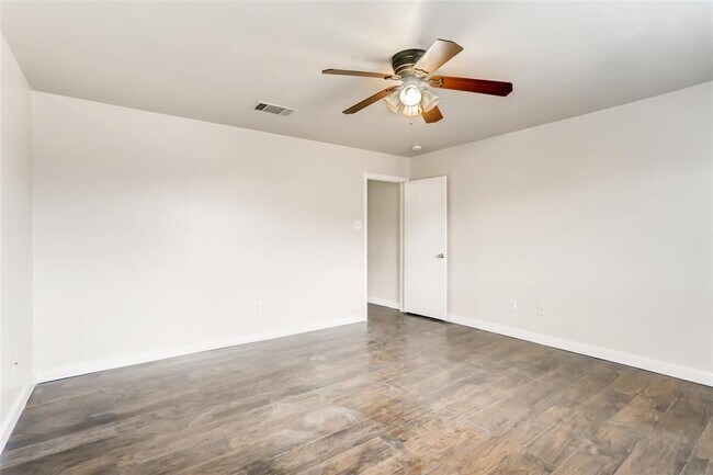 Building Photo - 1700 Anise Dr
