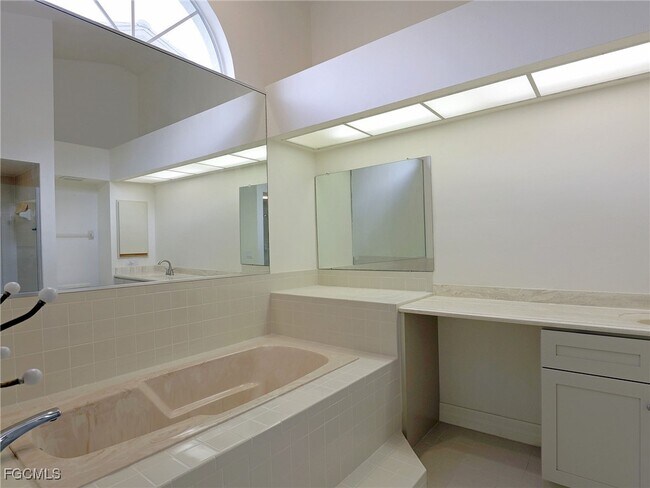 Building Photo - 12522 Kelly Sands Way