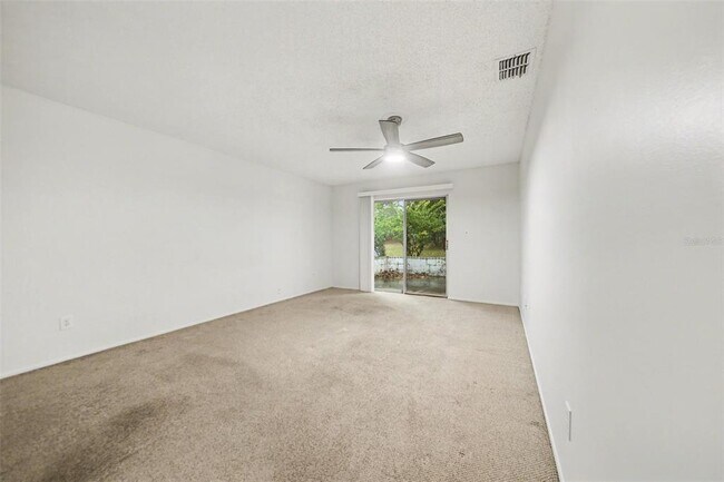 Building Photo - 5033 Loyola Ln