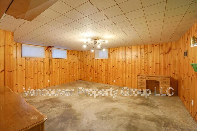 Building Photo - 8709 NE 63rd St