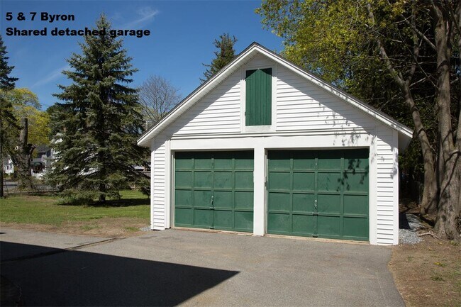 Building Photo - 5 Byron St