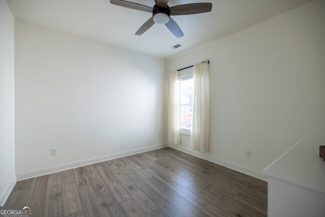 Building Photo - 2539 Tomoka Dr