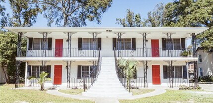 Building Photo - Newly Renovated 2 BR/1BA Luxury Apartment Home