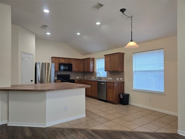 Building Photo - 2706 Courtyard Ln