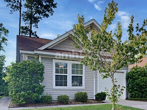 Building Photo - 8878 Arbor Glen Dr