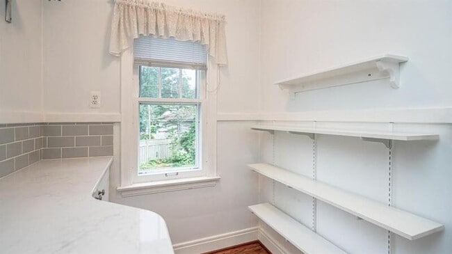 Building Photo - 1205 Miller Ave