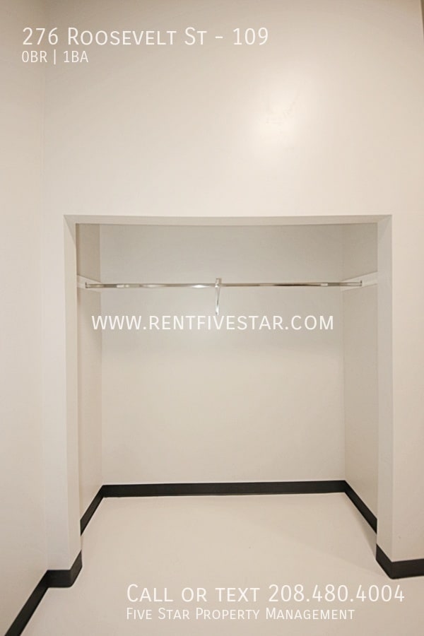 Building Photo - 276 Roosevelt St