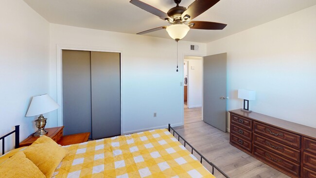 Building Photo - 2 Bedroom - 1 Bath Fully Furnished Apartment