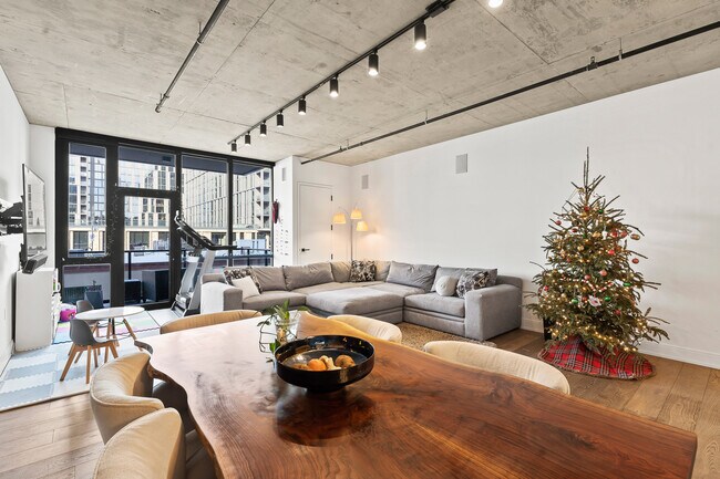 Building Photo - 111 S Peoria St