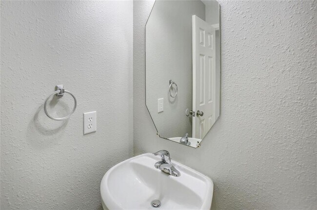 Building Photo - 2301 Wimberly Dr