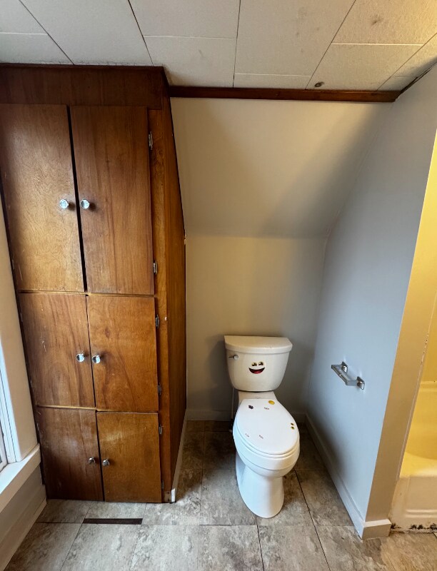 Building Photo - 311-1/2 S Main St