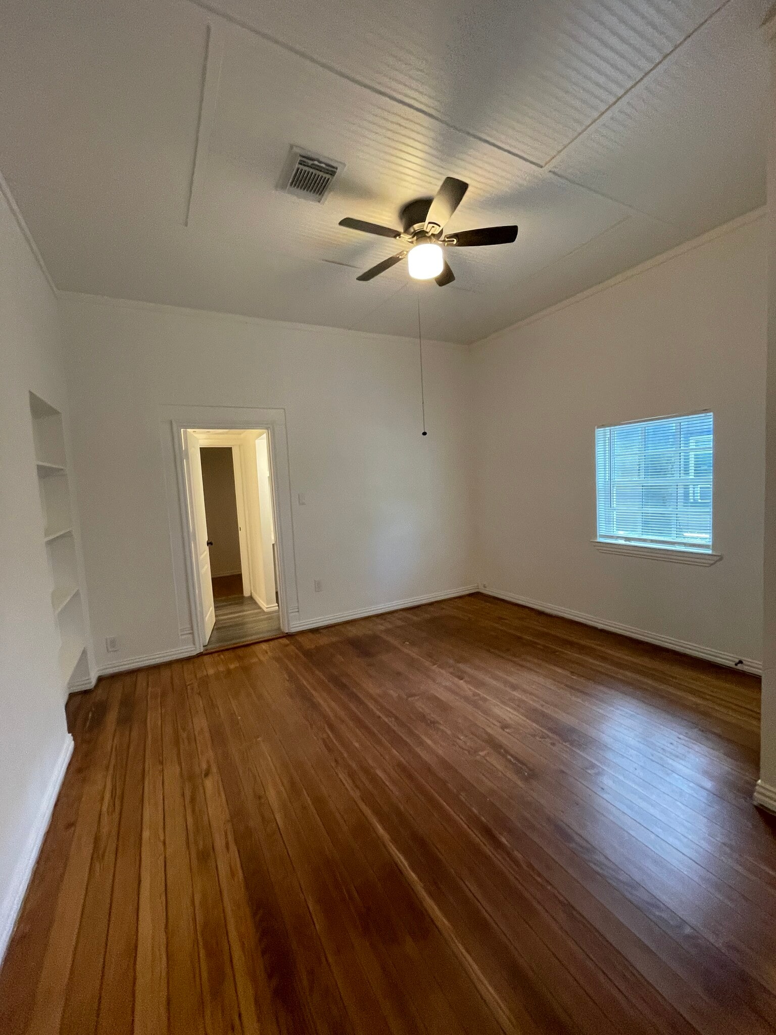 Building Photo - 5332 Lindsley Ave