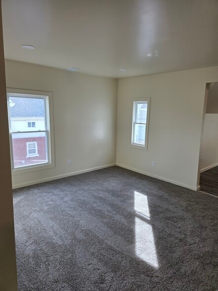 Living room - 707 W Michigan Ave