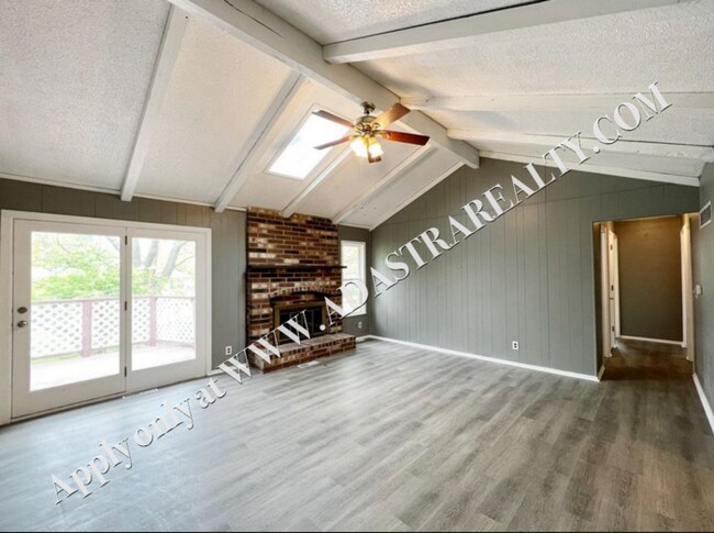 Building Photo - Cozy 4 Bedroom 3 Bath in Olathe-Coming SOON!!
