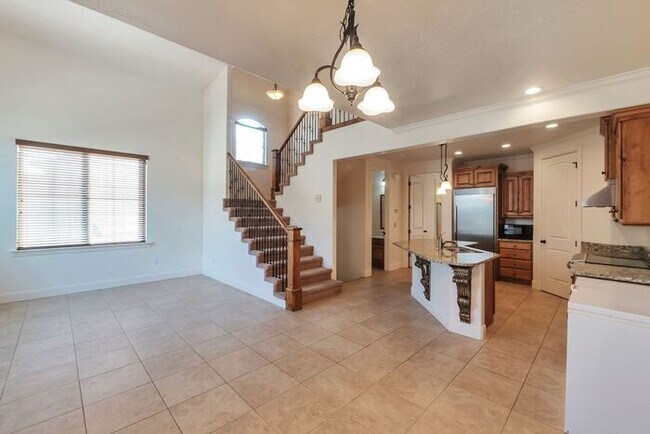 Building Photo - Beautiful Townhouse w attached 2 car garage in Orem