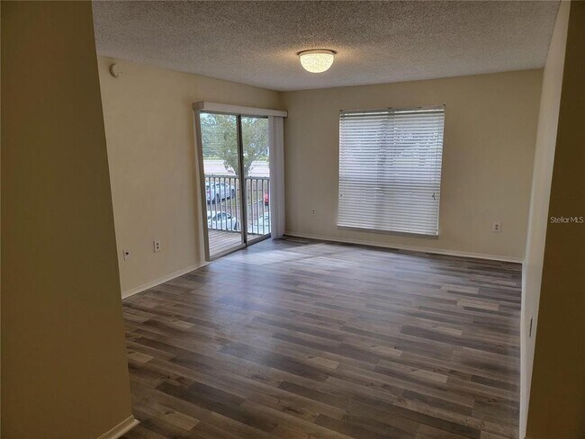 Building Photo - 4211 Chatham Oak Ct