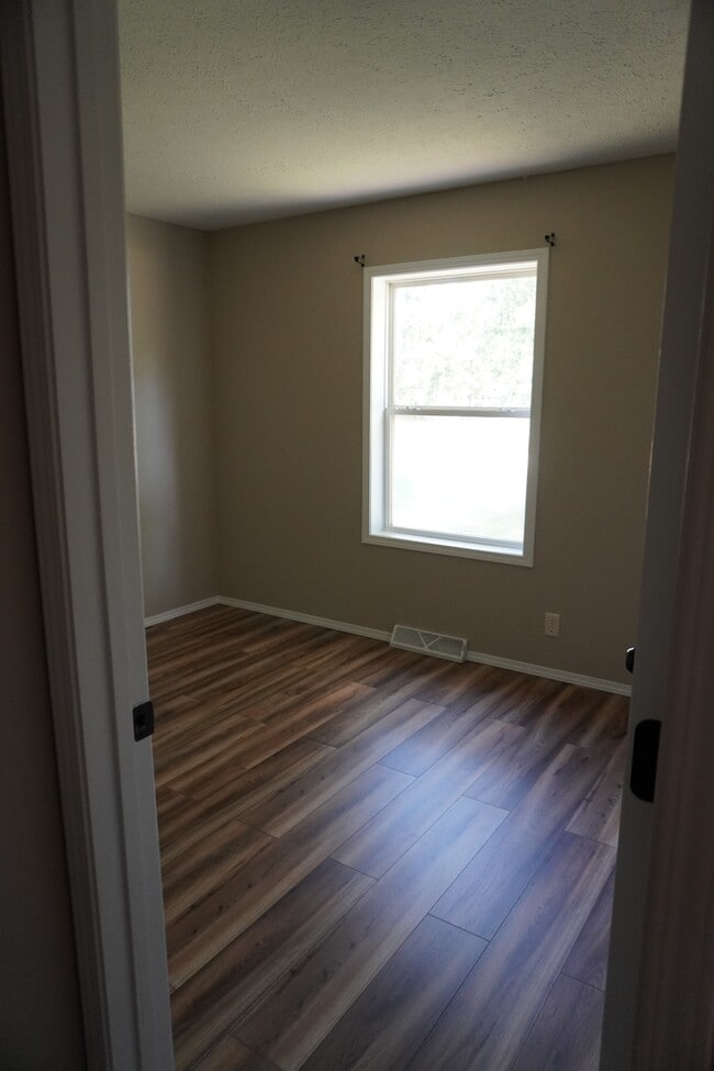 Building Photo - 37 Ems D22A Ln