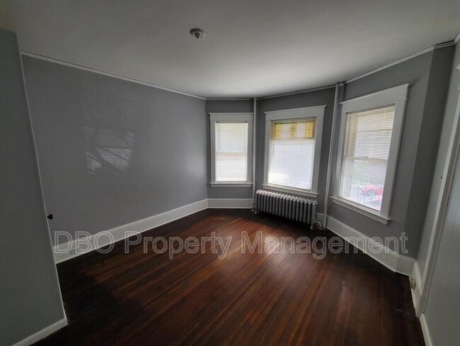 Building Photo - 825 Myrtle Ave