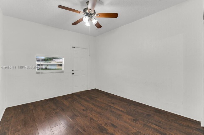Building Photo - 608 SW 76th Terrace